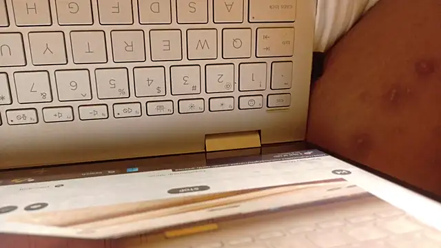 Snapshot of Dallasbest214 chatting on October 24, 6:54 am Dallasbest214 online show from October 24, 6:54 am