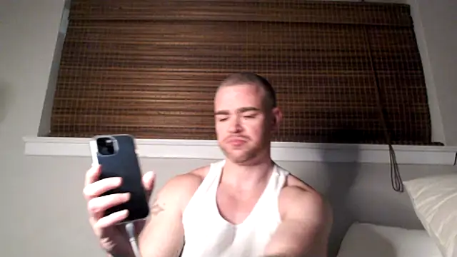 Snapshot of Dallasbest214 chatting on November 9, 7:28 am Dallasbest214 online show from November 9, 7:28 am