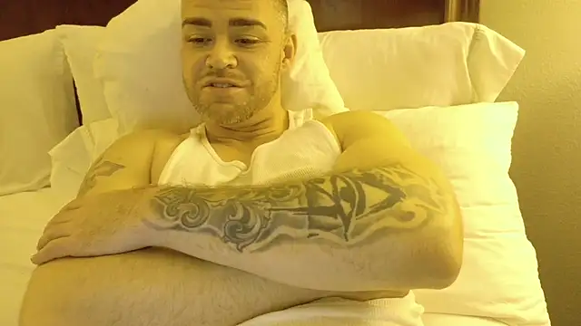 Snapshot of Dallasbest214 chatting on November 30, 10:08 am Dallasbest214 online show from November 30, 10:08 am