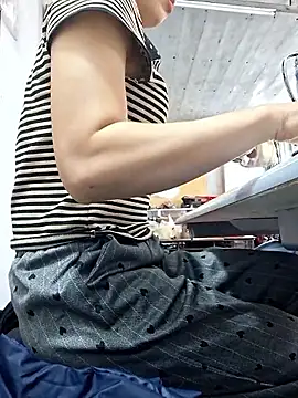 irina hana online show from November 11, 6:46 am