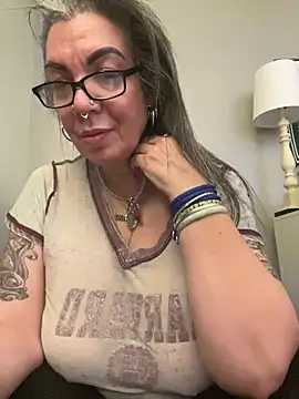 dieseldame1313 online show from January 26, 10:02 am