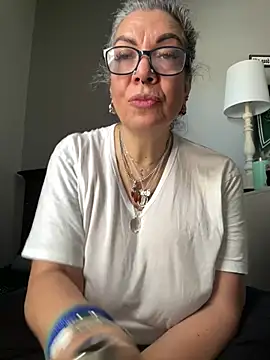 dieseldame1313 online show from February 21, 3:54 pm