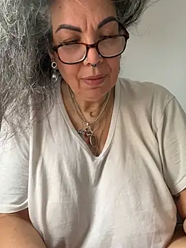 dieseldame1313 online show from March 5, 7:17 pm