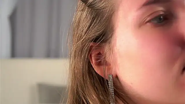 Snapshot of KarriBrownd chatting on September 9, 1:05 am KarriBrownd online show from September 9, 1:05 am