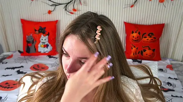 Snapshot of KarriBrownd chatting on November 1, 1:07 am KarriBrownd online show from November 1, 1:07 am