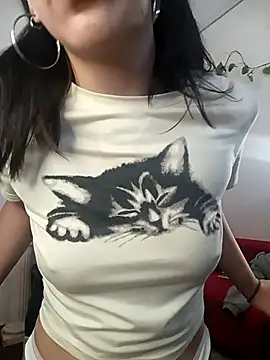 Snapshot of Maia_0 chatting on October 19, 1:56 pm Maia 0 online show from October 19, 1:56 pm