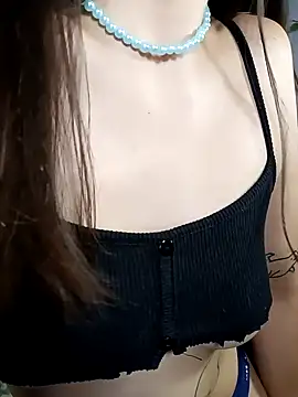 Snapshot of Maia_0 chatting on December 14, 3:17 pm Maia 0 online show from December 14, 3:17 pm