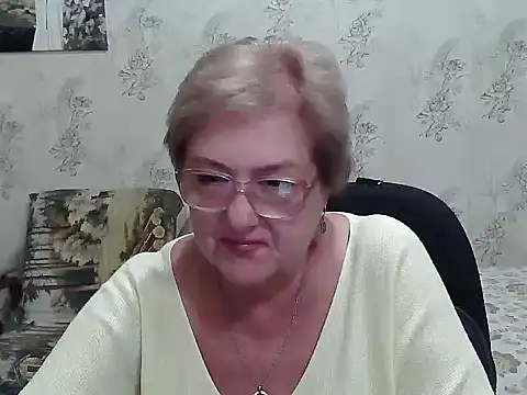 Snapshot of Renata62011 chatting on September 12, 3:45 pm Renata62011 online show from September 12, 3:45 pm