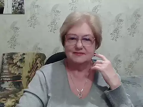 Snapshot of Renata62011 chatting on November 4, 4:11 am Renata62011 online show from November 4, 4:11 am