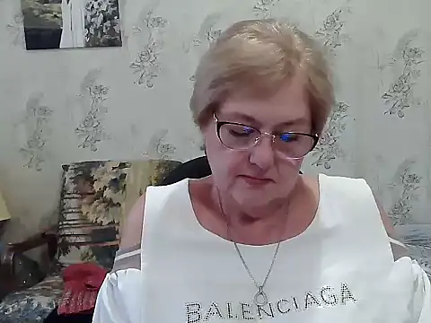 Snapshot of Renata62011 chatting on November 5, 12:16 pm Renata62011 online show from November 5, 12:16 pm