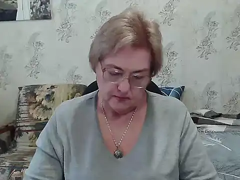 Snapshot of Renata62011 chatting on November 13, 12:37 pm Renata62011 online show from November 13, 12:37 pm