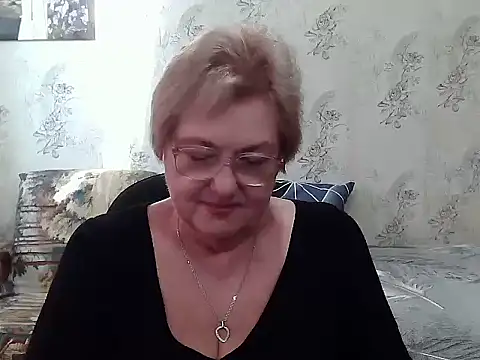 Snapshot of Renata62011 chatting on November 15, 12:23 pm Renata62011 online show from November 15, 12:23 pm
