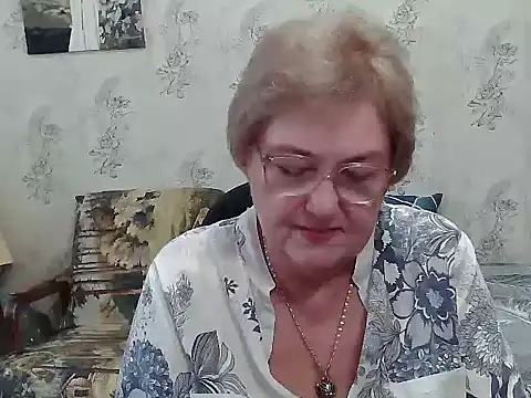 Snapshot of Renata62011 chatting on November 16, 12:55 pm Renata62011 online show from November 16, 12:55 pm