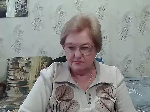 Snapshot of Renata62011 chatting on November 19, 12:16 pm Renata62011 online show from November 19, 12:16 pm