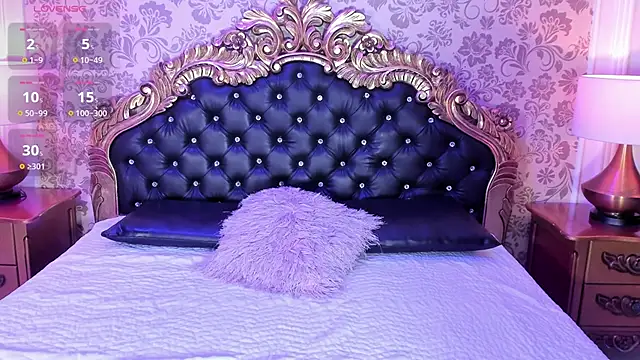 Lola Pierce online show from September 20, 12:17 pm