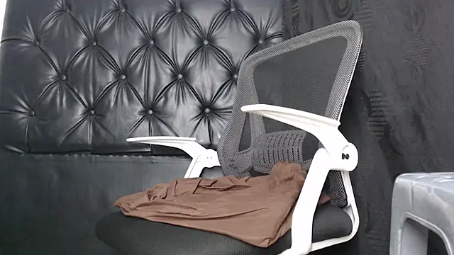 Black penis25 online show from November 13, 3:27 am