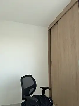 Snapshot of LauraCatalina chatting on October 24, 12:01 pm LauraCatalina online show from October 24, 12:01 pm