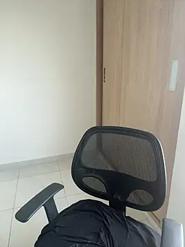 Snapshot of LauraCatalina chatting on October 29, 12:07 pm LauraCatalina online show from October 29, 12:07 pm