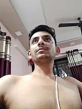 Snapshot of yung_cplz chatting on October 13, 12:27 pm yung cplz online show from October 13, 12:27 pm