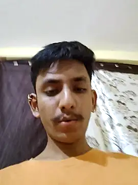 Snapshot of yung_cplz chatting on October 18, 1:23 pm yung cplz online show from October 18, 1:23 pm