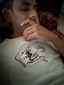 Snapshot of yung_cplz chatting on November 30, 11:14 am yung cplz online show from November 30, 11:14 am