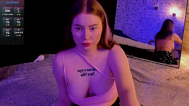 Lillie Berry online show from November 7, 4:34 am