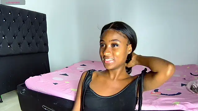 Snapshot of shantall_ebony1 chatting on November 23, 11:21 am shantall ebony1 online show from November 23, 11:21 am