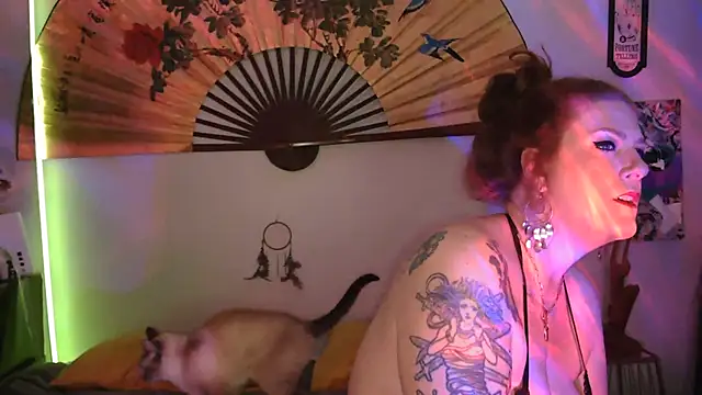 Snapshot of RasheleErotica chatting on October 12, 1:59 am RasheleErotica online show from October 12, 1:59 am