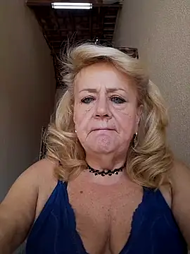 Snapshot of Belladama61 chatting on September 22, 11:12 am Belladama61 online show from September 22, 11:12 am