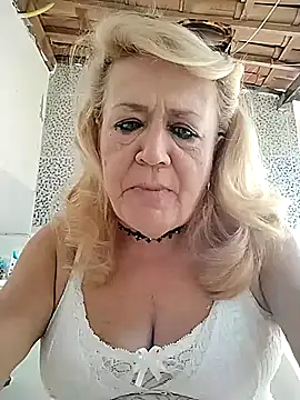 Snapshot of Belladama61 chatting on October 14, 11:11 am Belladama61 online show from October 14, 11:11 am