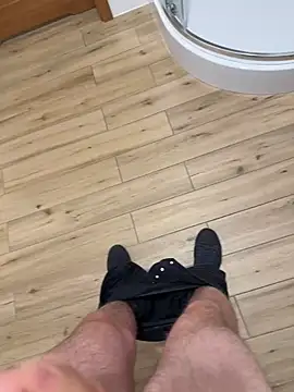 Snapshot of cumshot_foryou chatting on December 13, 9:31 pm cumshot foryou online show from December 13, 9:31 pm