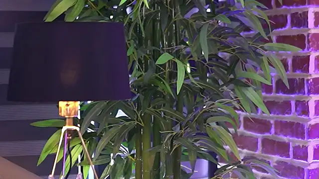 Snapshot of MillaSerene chatting on September 20, 6:47 am MillaSerene online show from September 20, 6:47 am