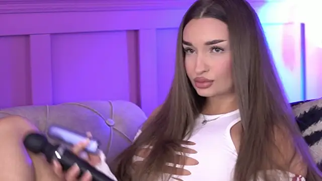 Snapshot of MillaSerene chatting on October 5, 8:12 am MillaSerene online show from October 5, 8:12 am