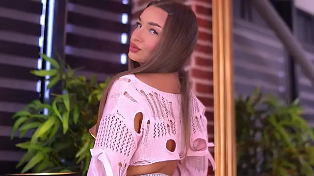 Snapshot of MillaSerene chatting on October 11, 6:12 am MillaSerene online show from October 11, 6:12 am