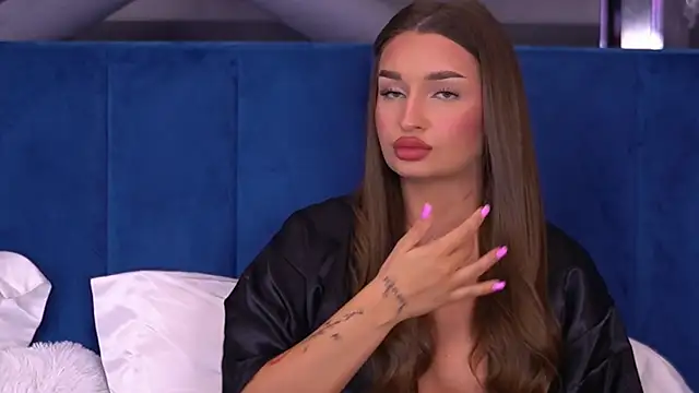 Snapshot of MillaSerene chatting on October 24, 4:31 am MillaSerene online show from October 24, 4:31 am