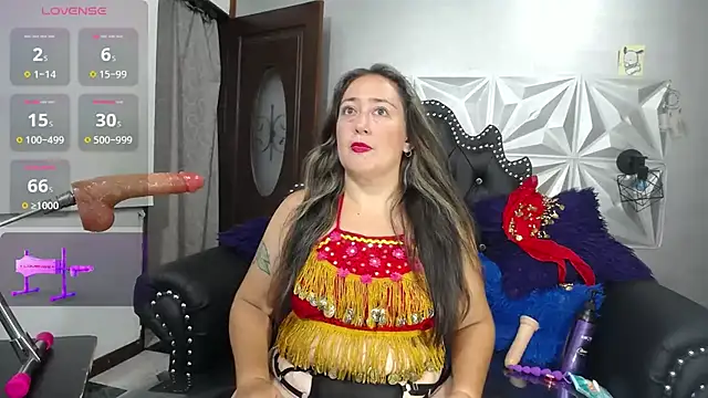 Snapshot of naughty_milf_esmeralda chatting on October 16, 3:07 am naughty milf esmeralda online show from October 16, 3:07 am