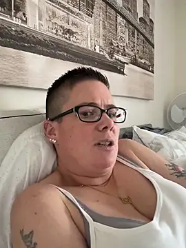 voluptuous-minx online show from December 17, 9:59 am