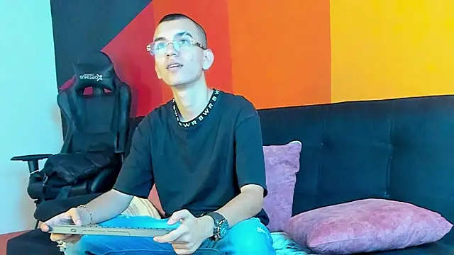 RowanCley online show from September 23, 2:09 pm