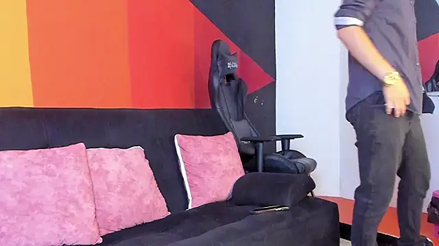 RowanCley online show from September 24, 12:19 pm