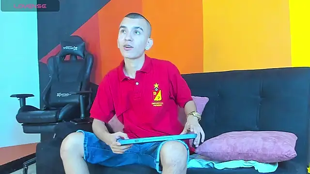 RowanCley online show from September 27, 12:21 pm