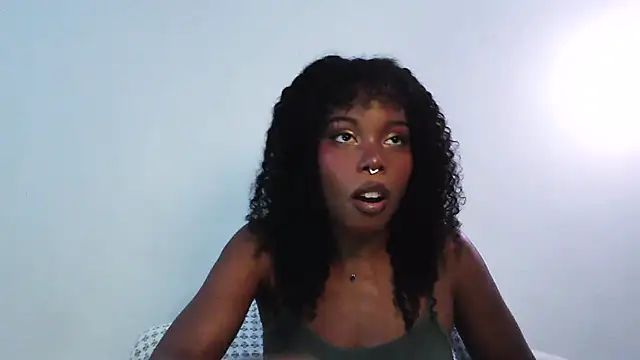 Snapshot of SparklingSoleil chatting on October 5, 9:24 pm SparklingSoleil online show from October 5, 9:24 pm