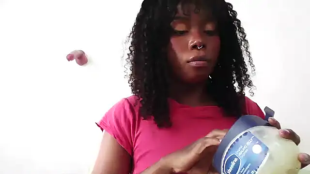 Snapshot of SparklingSoleil chatting on October 23, 6:17 pm SparklingSoleil online show from October 23, 6:17 pm