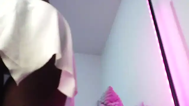 Snapshot of SparklingSoleil chatting on November 23, 6:52 pm SparklingSoleil online show from November 23, 6:52 pm