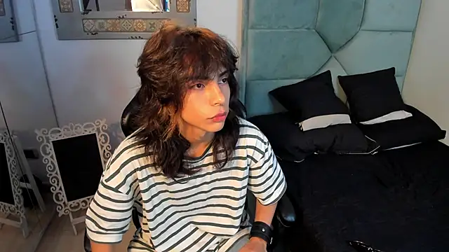 Dereck Manson online show from November 4, 11:31 am