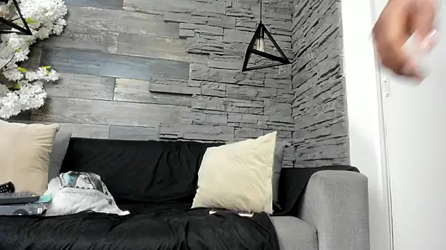 ItaloMoore online show from November 13, 11:20 am