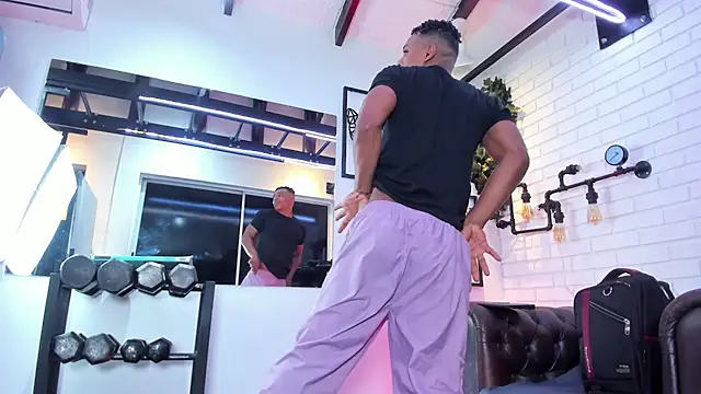 ItaloMoore online show from November 25, 11:32 am