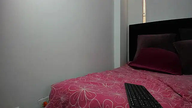 LunaVelvet777 online show from October 7, 3:31 pm