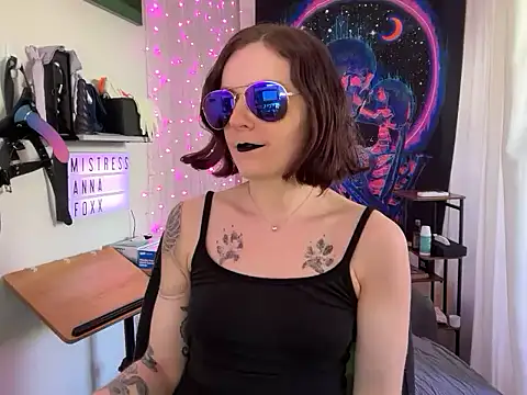 mistressannafoxx online show from September 22, 8:33 pm