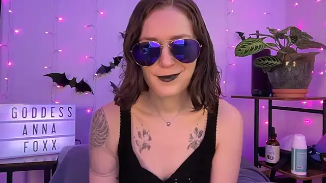 mistressannafoxx online show from November 17, 6:24 pm