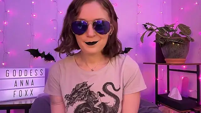 mistressannafoxx online show from November 24, 10:09 pm